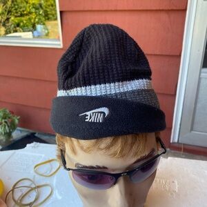 Nike Men’s Two-Tone Black White and Gray Knit Beanie Hat Size One